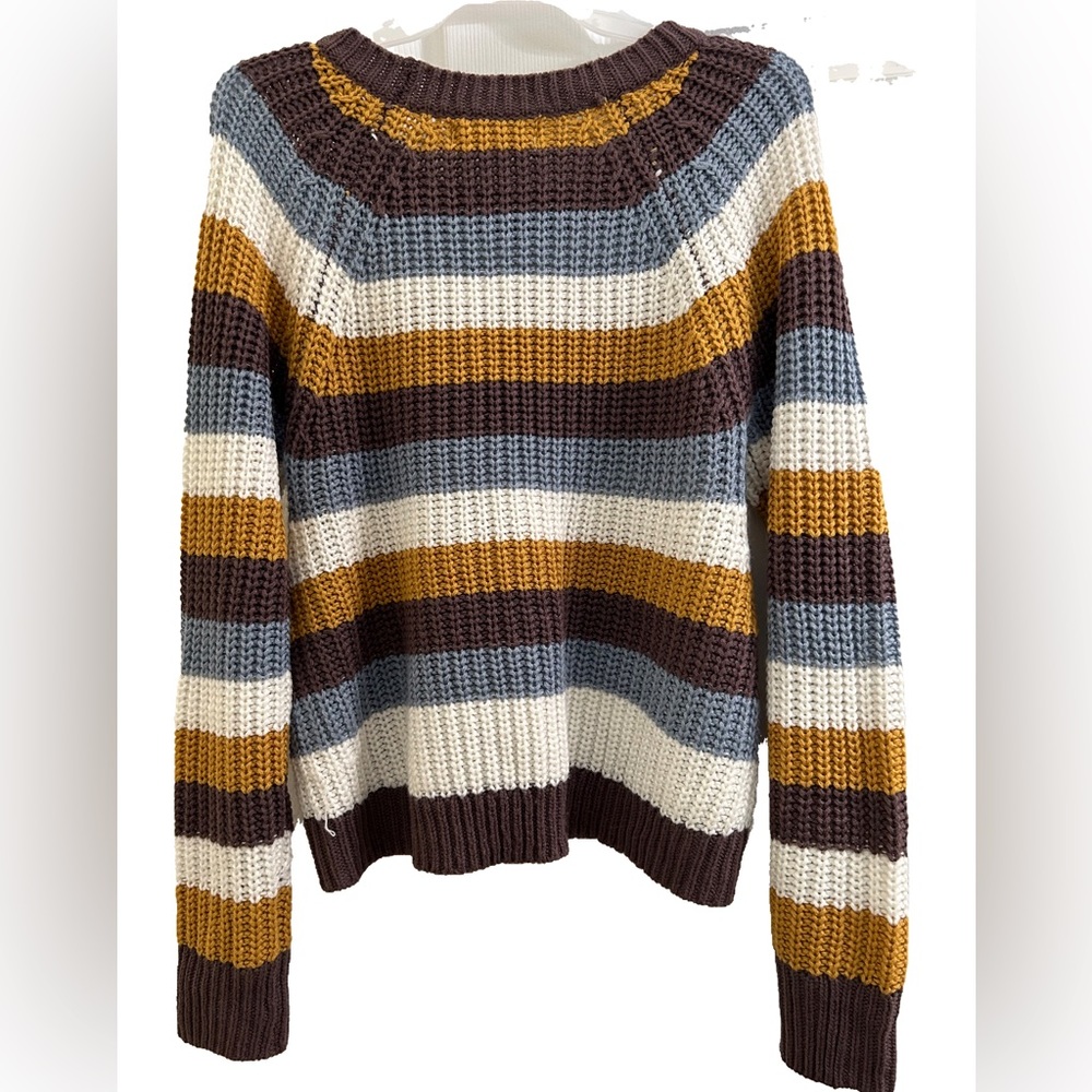 Women’s comfy sweater for spring - Picture 3 of 3